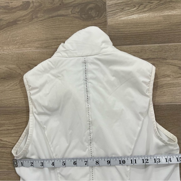 Lululemon Run For Cold Vest White Water Repellent Lightweight Primaloft Size 6 - Picture 12 of 12